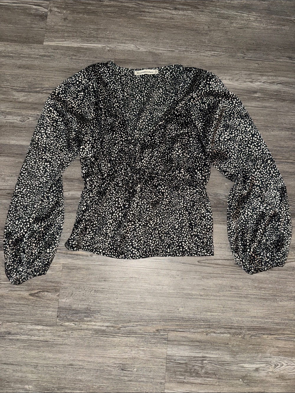 Abercrombie & Fitch Black and White V-Neck Peplum Blouse